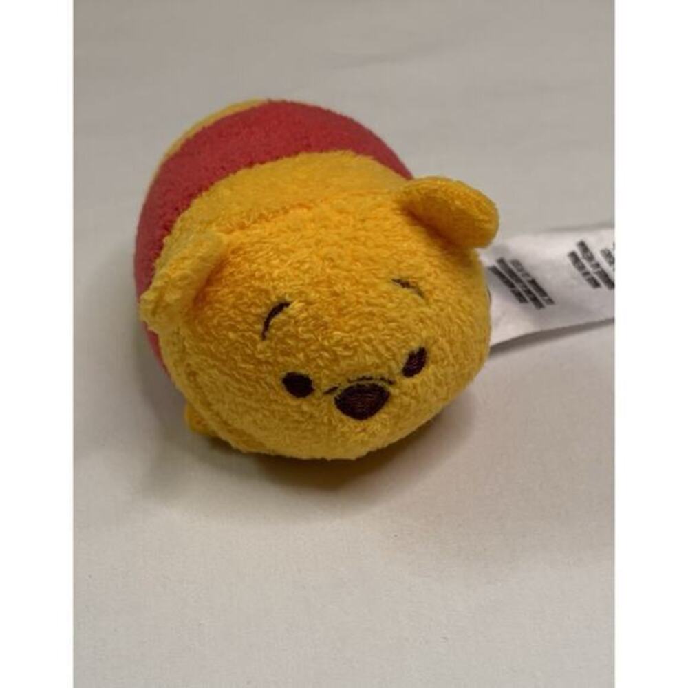 Walt Disney TSUM TSUM WINNIE THE POOH BEAR 2" Plush STUFFED ANIMAL Toy